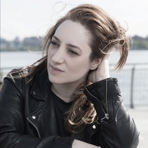 Meet your Posher, Laurie